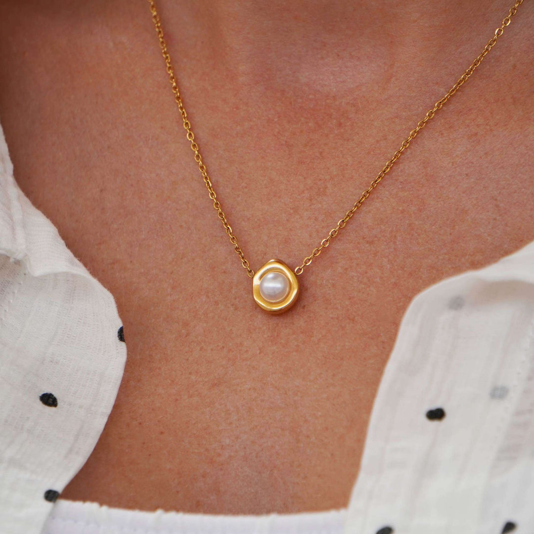 Aurelia Pearl Necklace