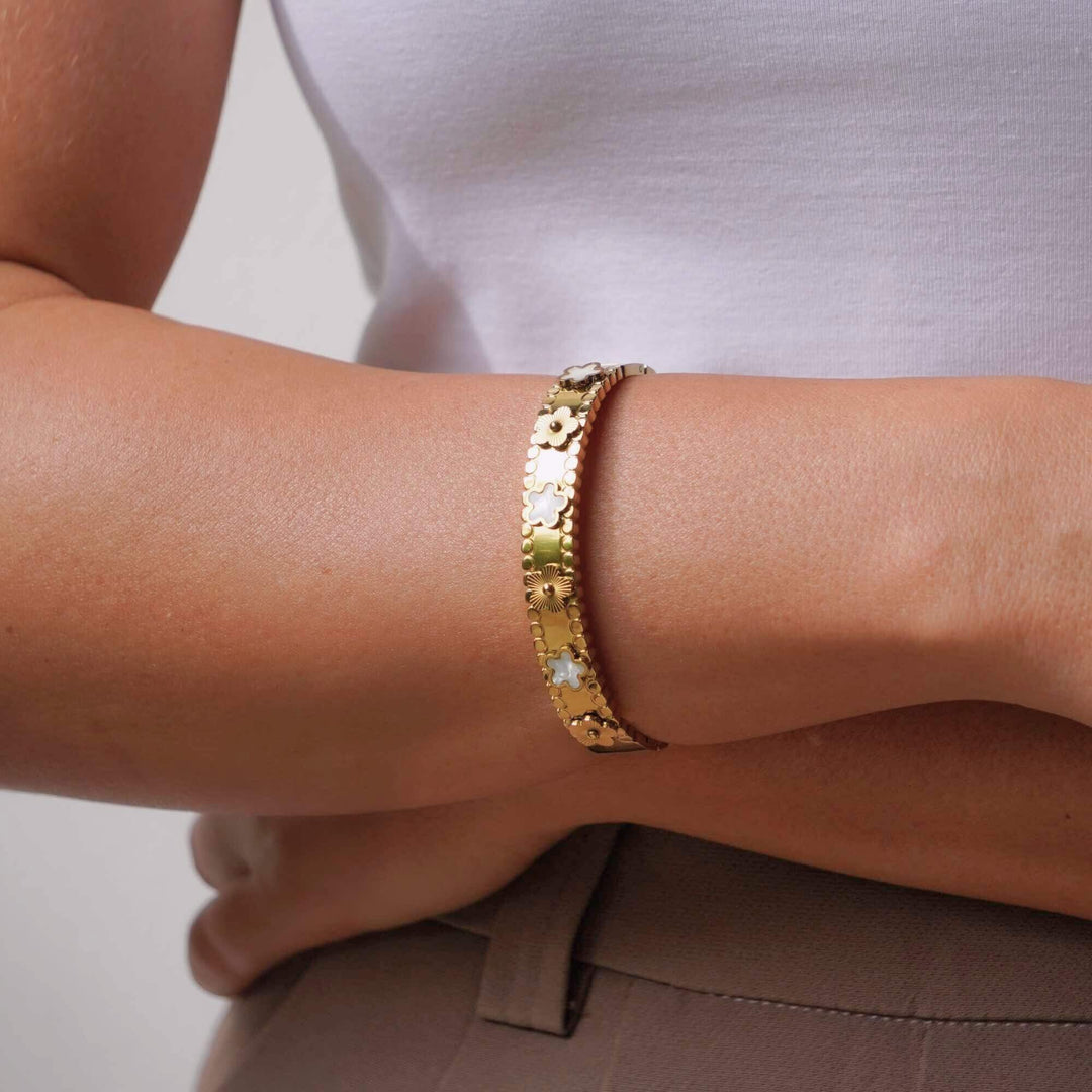 Bella Five Clover Colour Solid Bangle