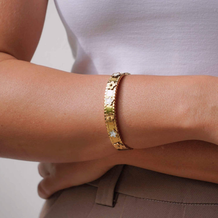 Bella Five Clover Colour Solid Bangle