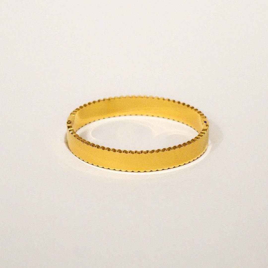 Bella Five Clover Colour Solid Bangle