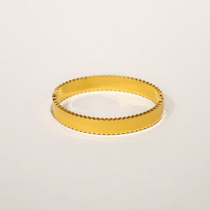 Bella Five Clover Colour Solid Bangle