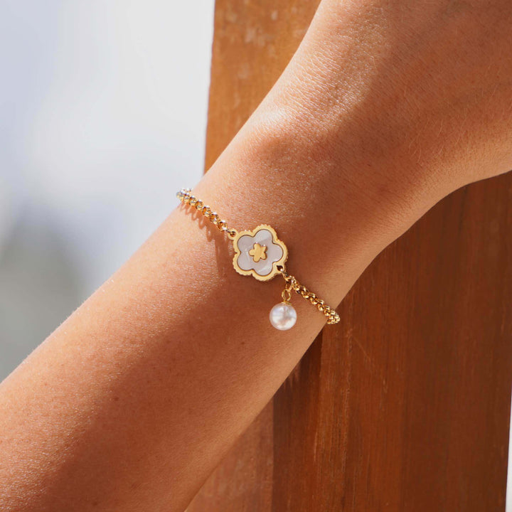 Flora Pearl Bracelet