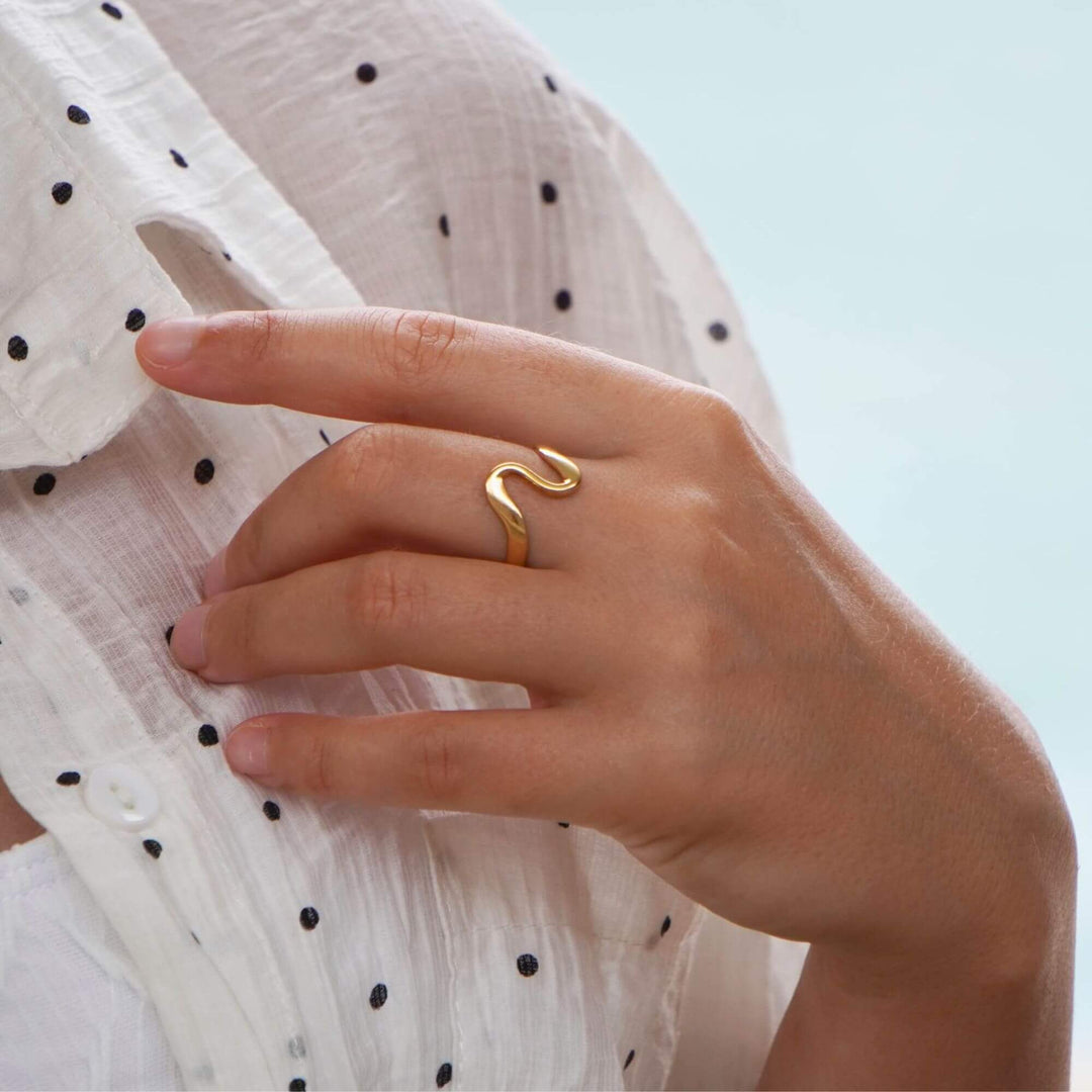 Naia Wave Ring