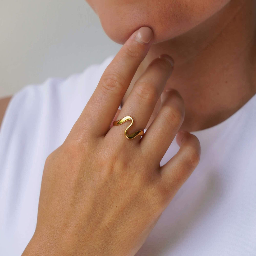 Naia Wave Ring