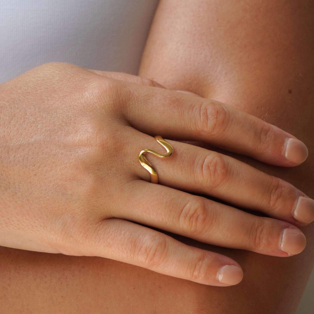 Naia Wave Ring