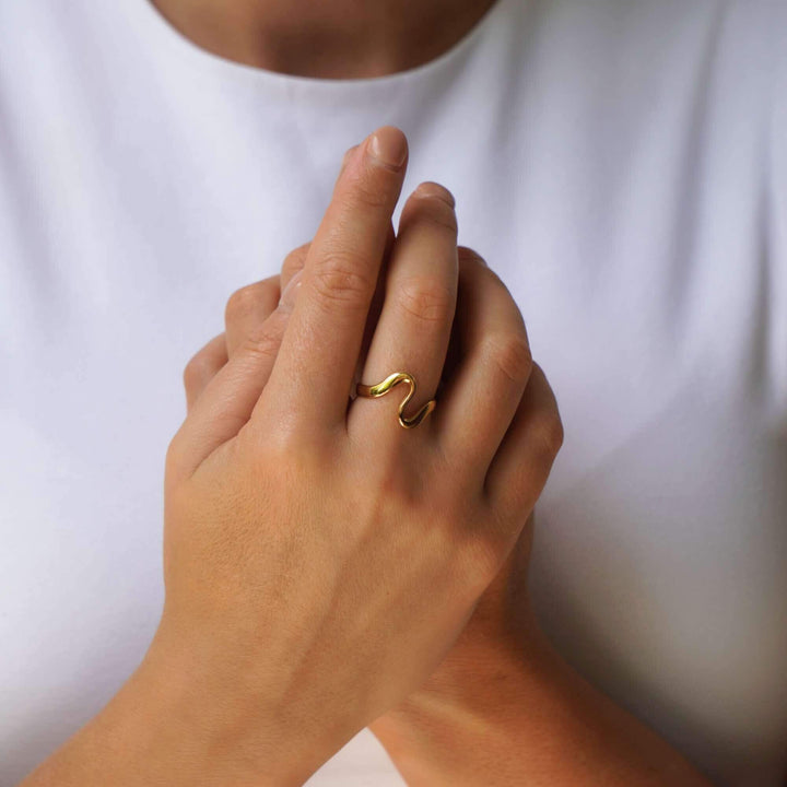 Naia Wave Ring