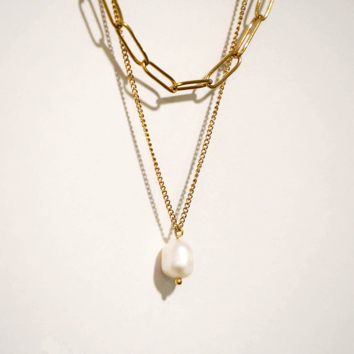 Valeria Pearl Necklace