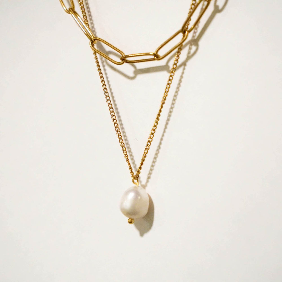 Valeria Pearl Necklace